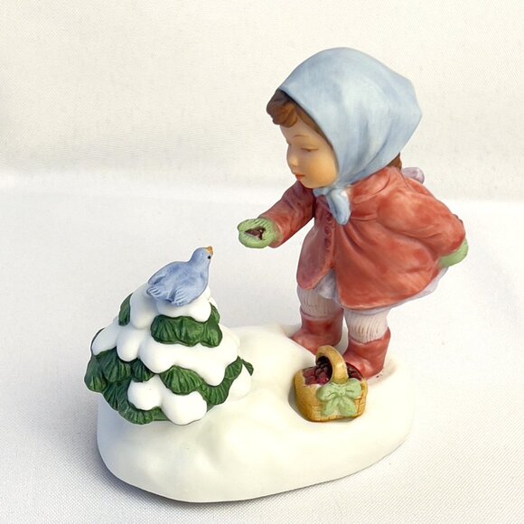 Avon “We Wish you a Merry Christmas” Vintage Musical Porcelain Figurine 1986 - Picture 1 of 11